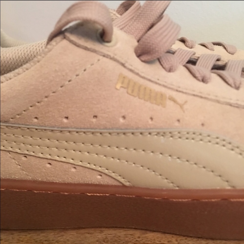 NWOB Puma Vikky Platform Sneakers - Picture 3 of 5